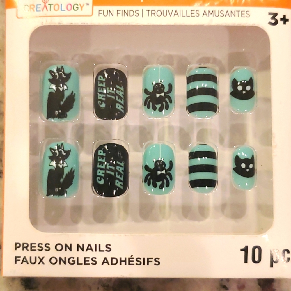 HALLOWEEN  PRESS ON NAILS